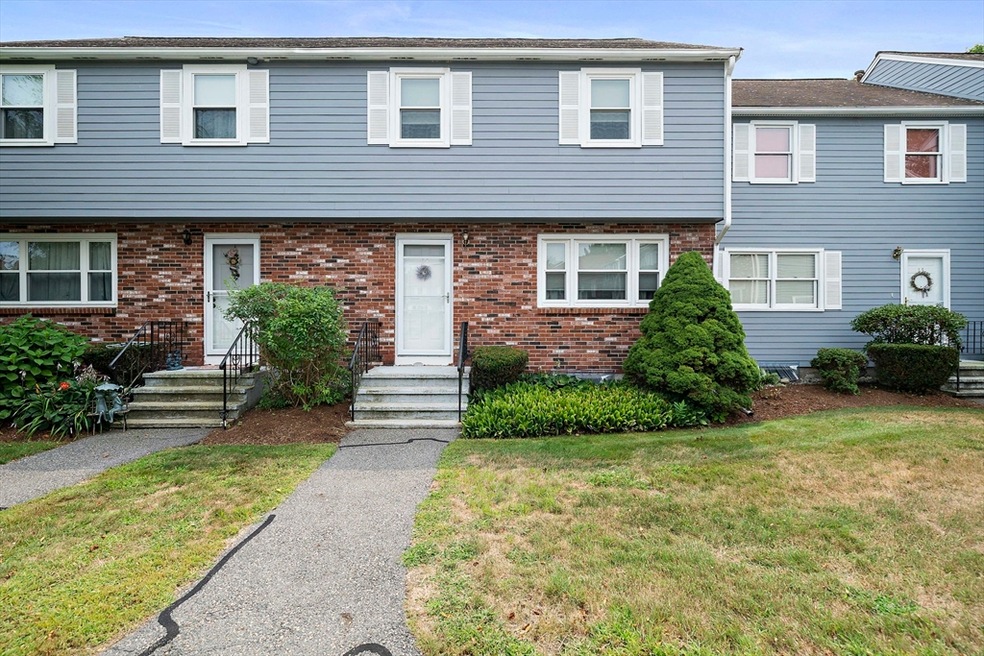 4 Franklin Square unit L, Randolph, MA 02368 - photo 1