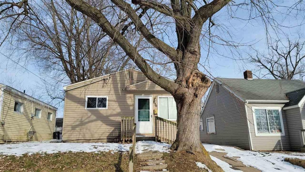 636 SiMcOe Ave, Flint, MI 48507 - photo 1