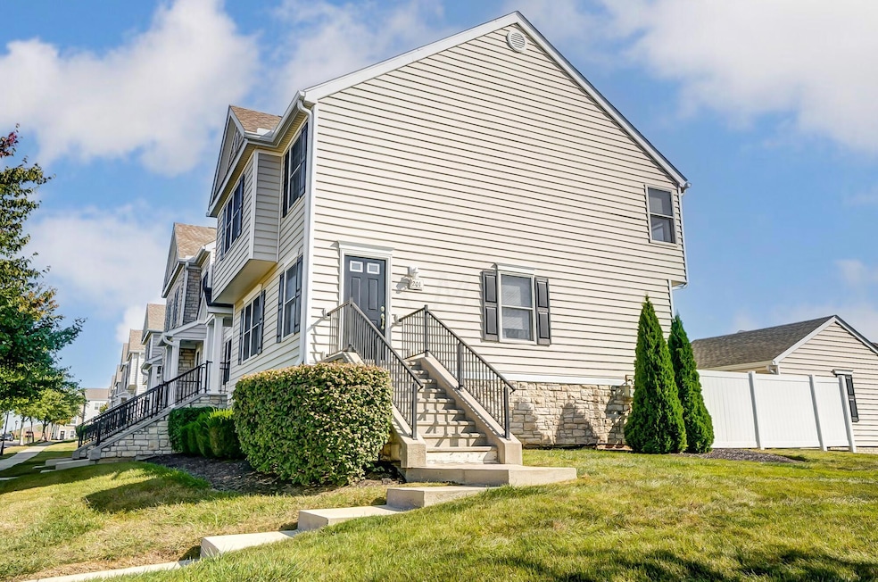 201 Autumn Ridge Cir