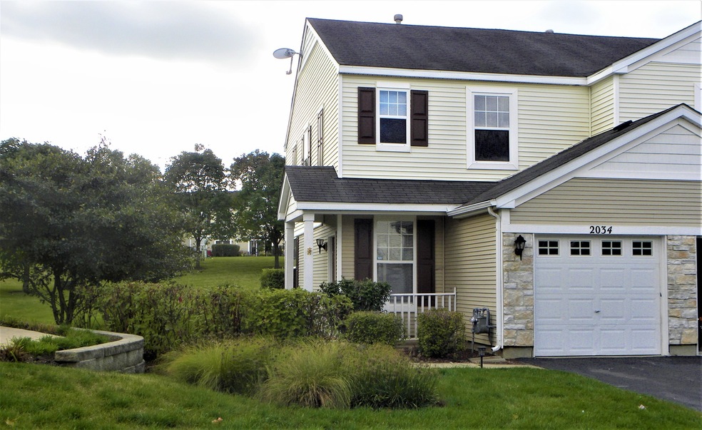 2034 Limestone Ln unit 231, Carpentersville, IL 60110 - photo 1