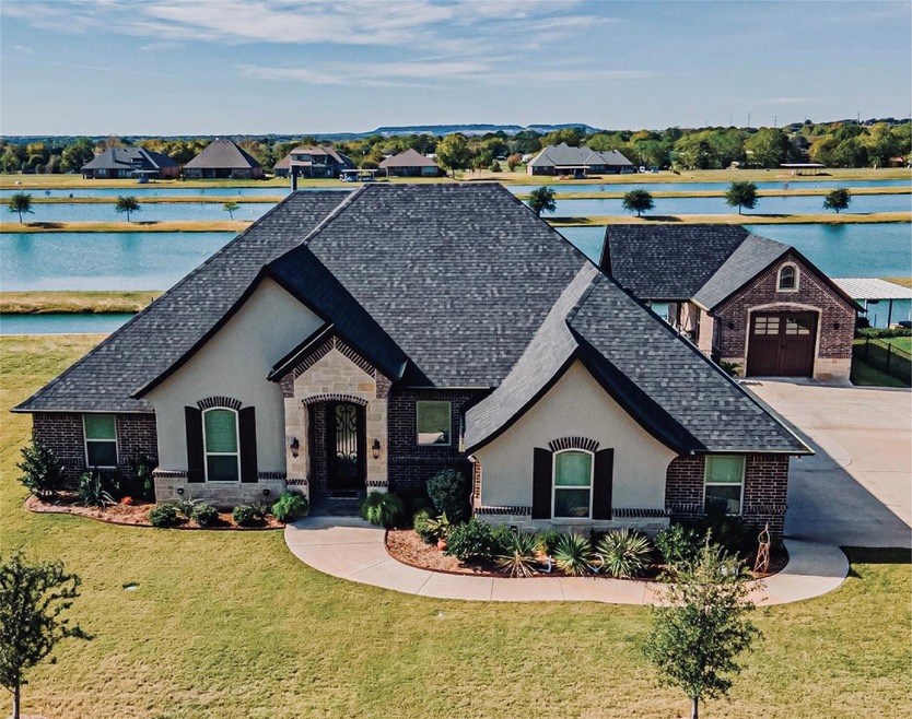 3916 Upper Lake Cir, Granbury, TX 76049 - photo 1