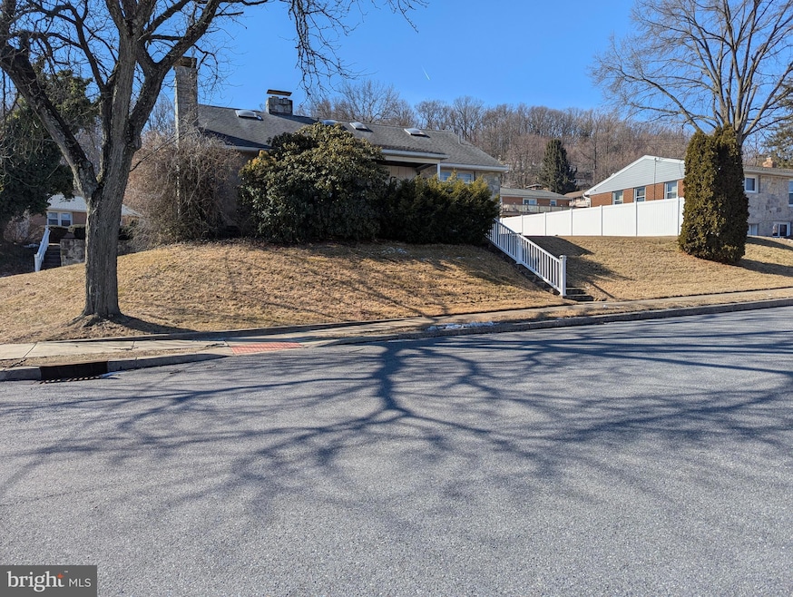 320 Hillside Dr, Reading, PA 19607 - photo 1