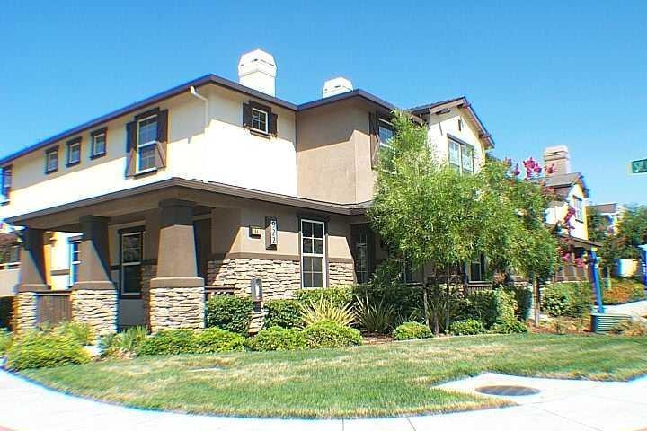 922 Silver Spur Cir unit 82, Oakdale, CA 95361 - photo 1