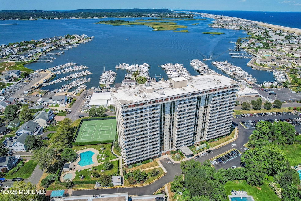 For Sale $650,000 • Co-Listing Agent