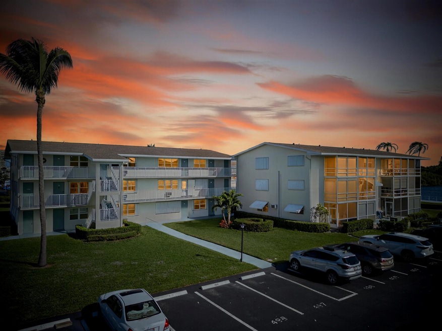 650 Horizons E unit 302, Boynton Beach, FL 33435 - photo 1