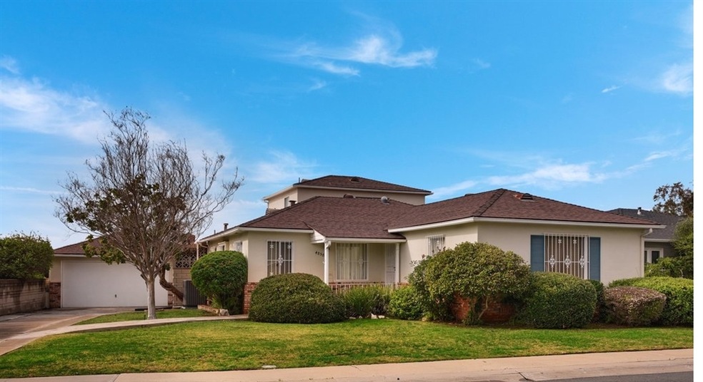 Great curb appeal, this home is just waiting for y