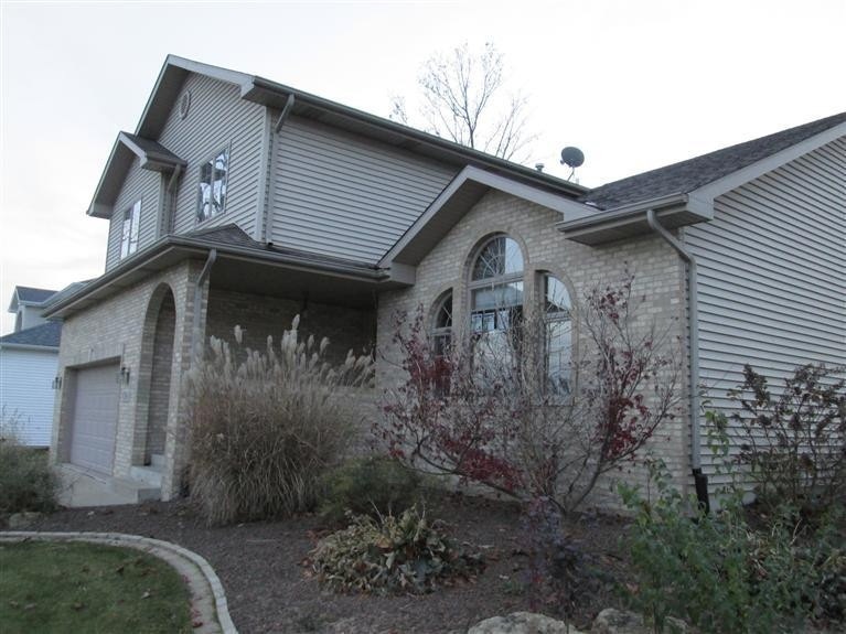 9266 Wright St, Merrillville, IN 46410 - photo 1