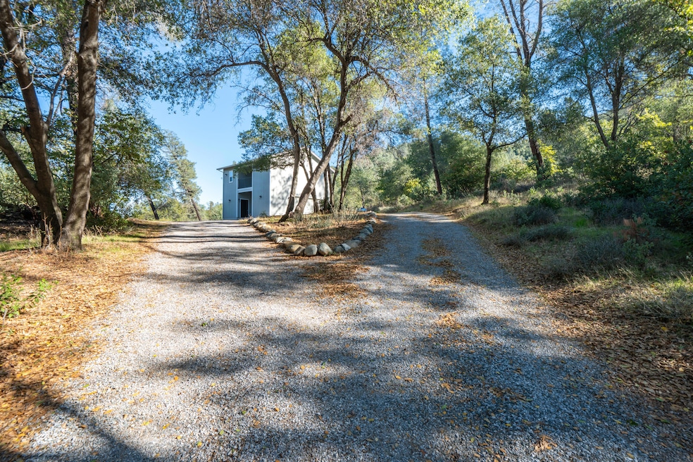 19404 Peppernut Dr, Redding, CA 96003 - photo 1