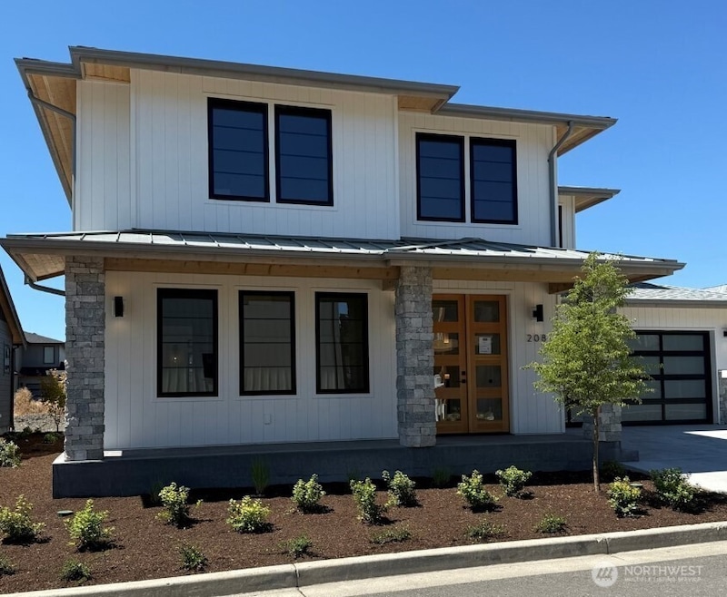 For Sale $837,000 • Co-Listing Agent