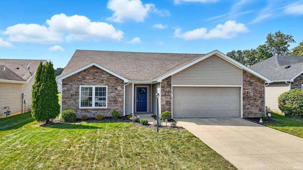 2201 Cedar Ridge Cove, Fort Wayne, IN 46818 - photo 1