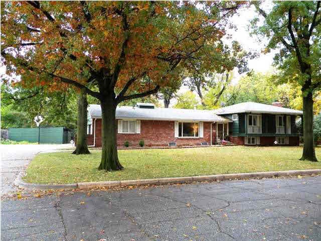 4 Bedroom Brick Home in Desirable Woodlawn Village