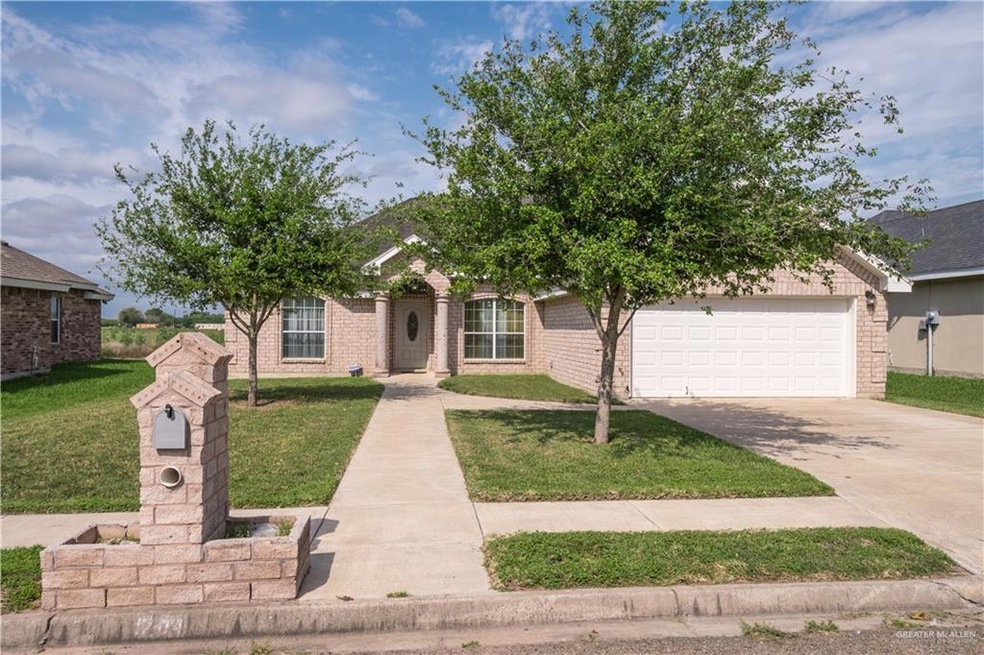 704 Windcrest Dr, Weslaco, TX 78596 - photo 1