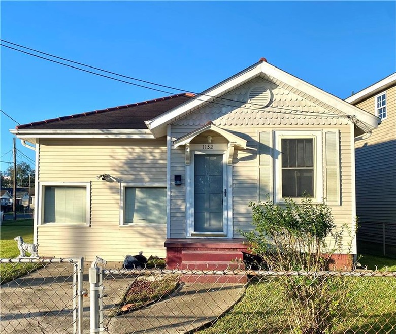 1132 Weyer St, Gretna, LA 70053 - photo 1