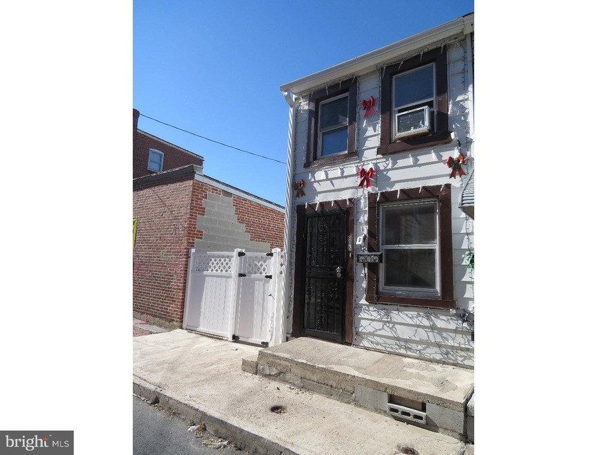 346 Locust St, Reading, PA 19604 - photo 1