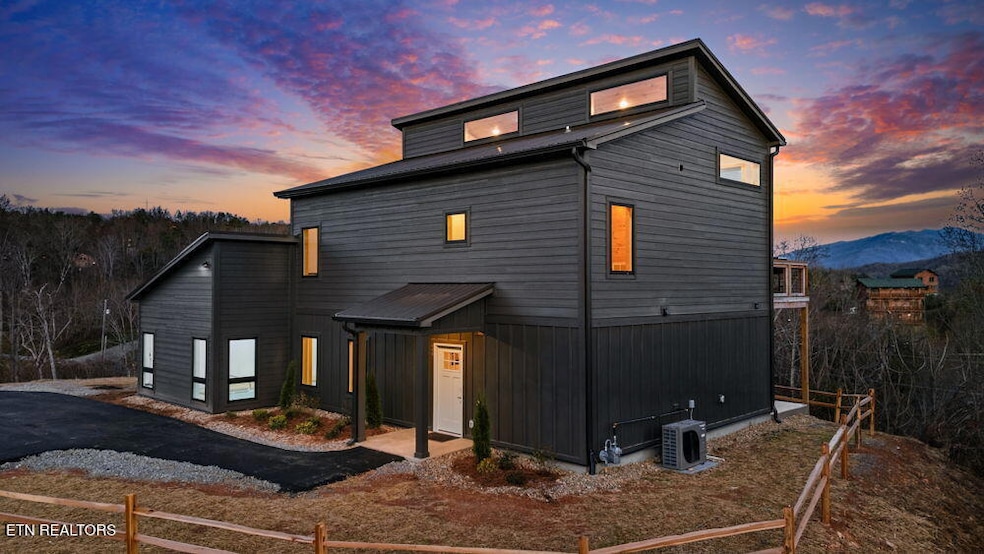 644 Ridge Top Loop, Gatlinburg, TN 37738 - photo 1