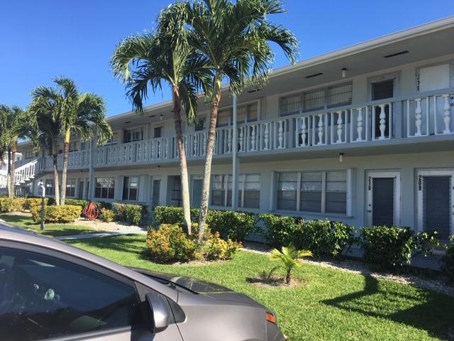 209 Windsor J, West Palm Beach, FL 33417 - photo 1