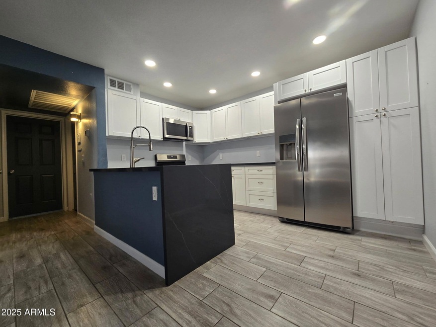 1720 E Thunderbird Rd unit 1051, Phoenix, AZ 85022 - photo 1