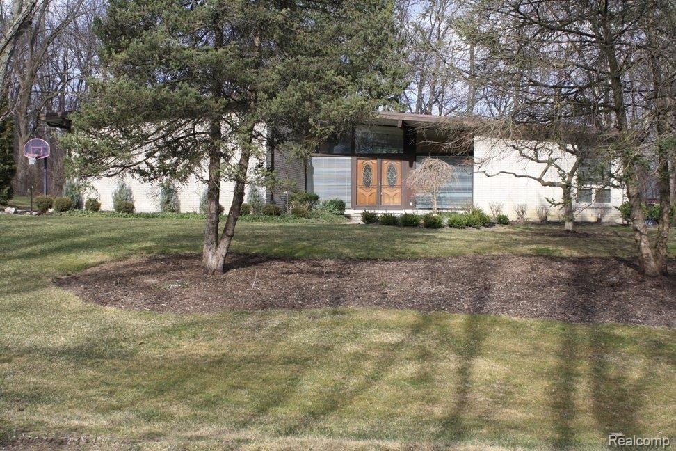 6061 Eastmoor.jpg