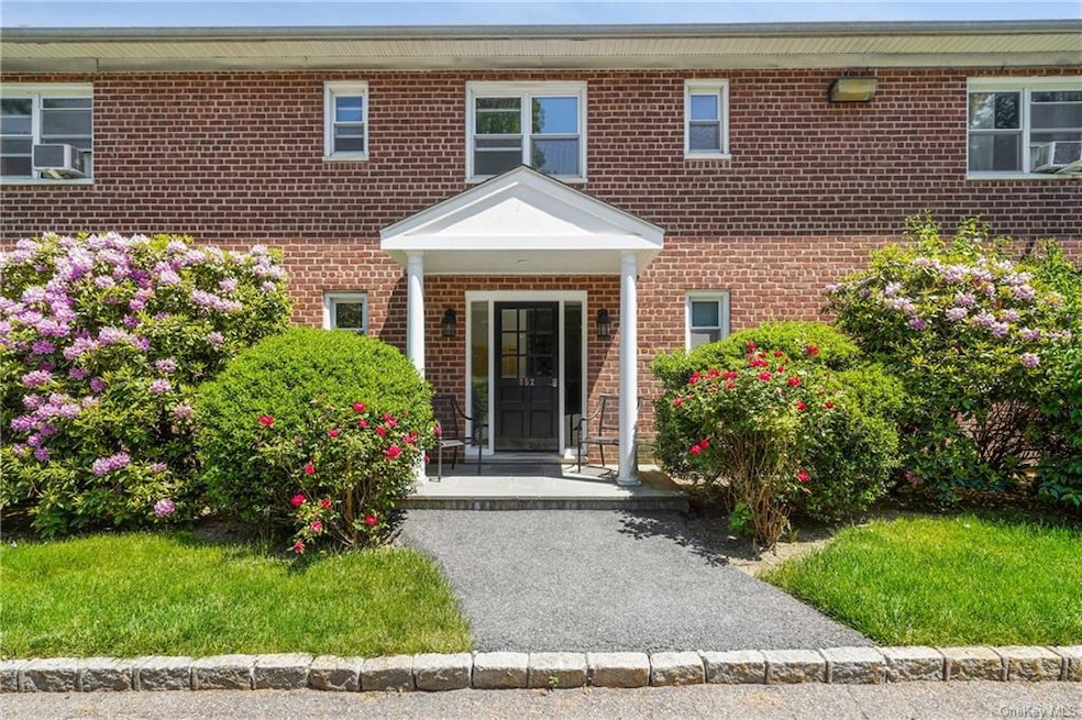 352 N State Rd unit 4H, Briarcliff Manor, NY 10510 - photo 1