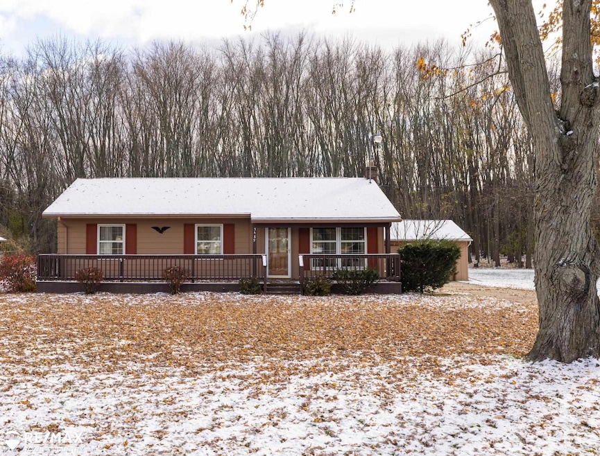 5489 Brobeck St, Flint, MI 48532 - photo 1