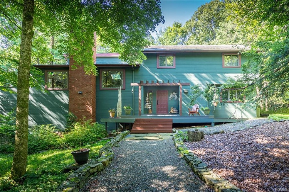 4 Rock Hill Dr, Cortlandt Manor, NY 10567 - photo 1