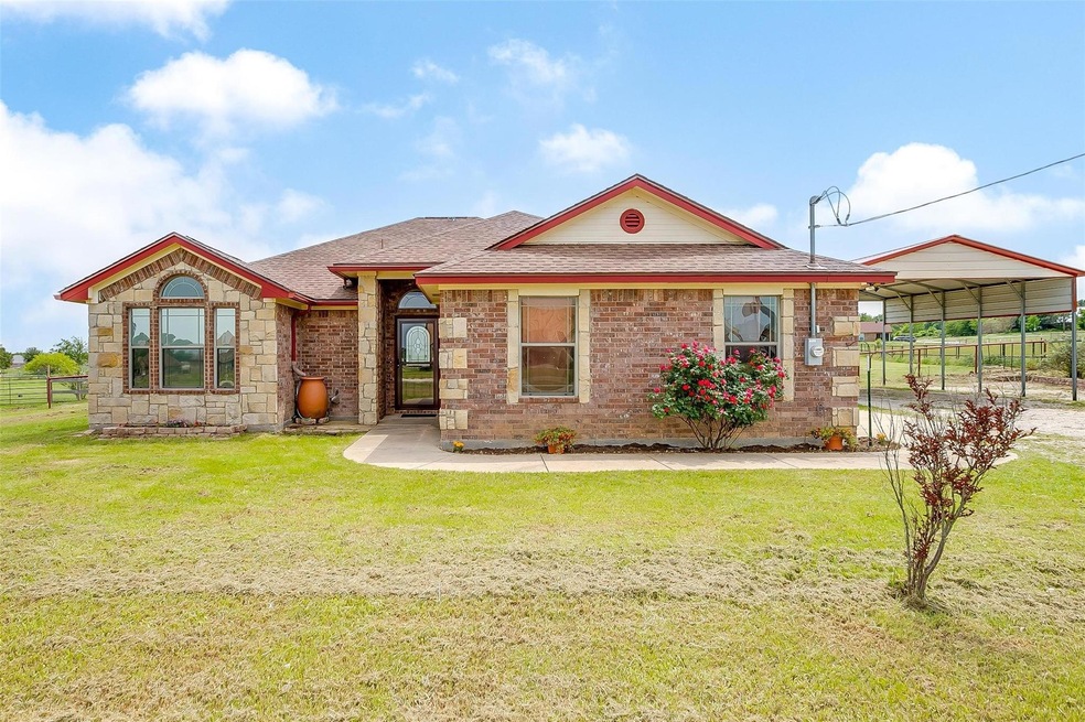 210 E Arbor Ct, Springtown, TX 76082 - photo 1