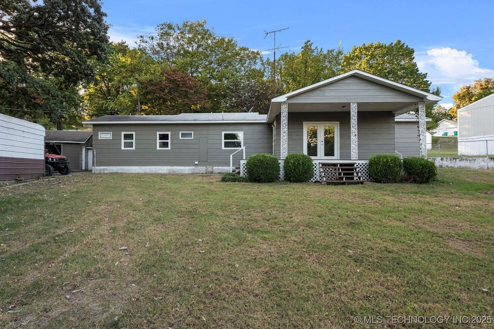 705 Chickasaw St, Bernice, OK 74331 - photo 1