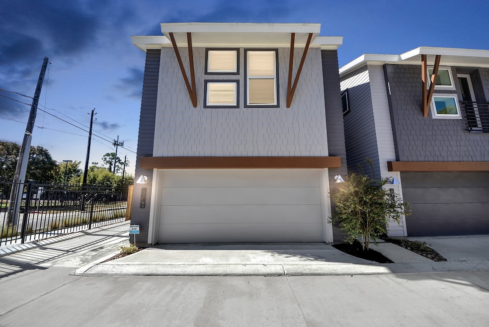 For Sale $349,000 • Co-Listing Agent