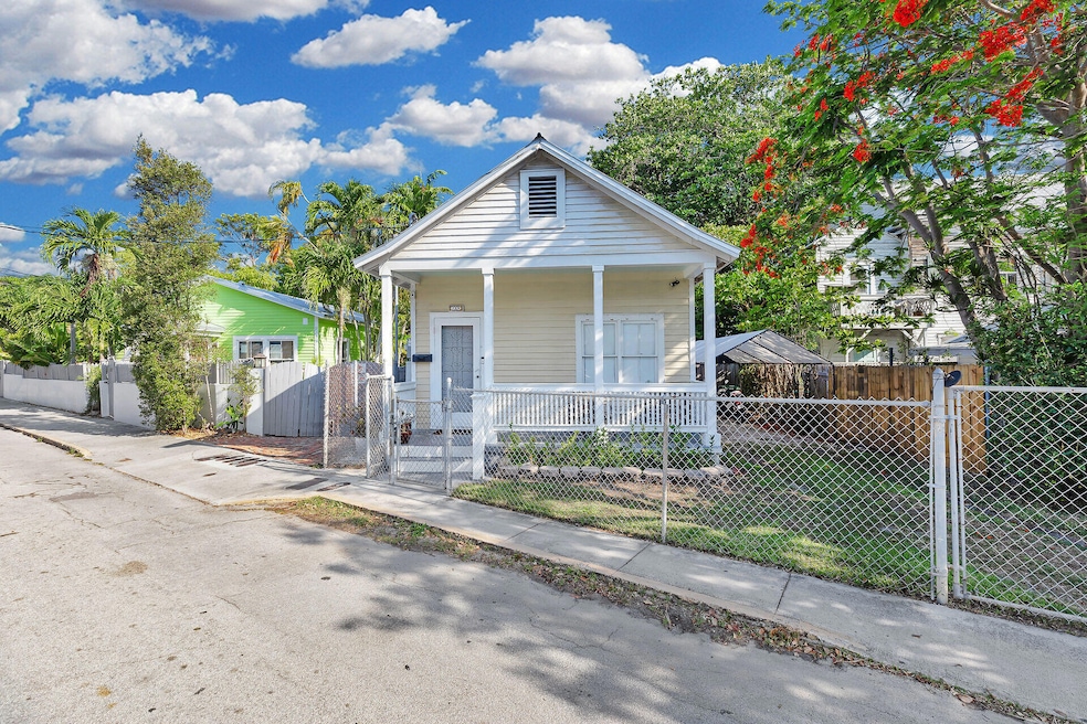 729 Windsor Ln.