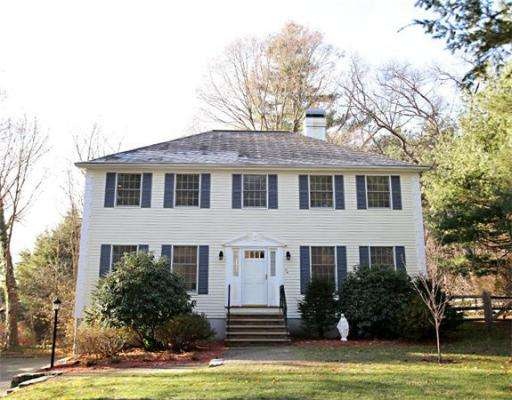 152 Worcester Ln, Waltham, MA 02451 - photo 1