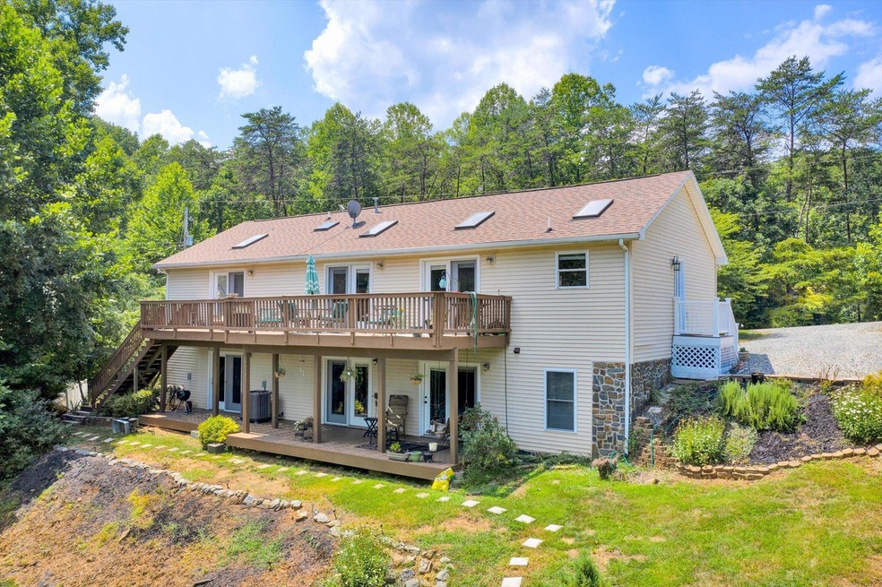 Welcome to 230 Forest Edge Road