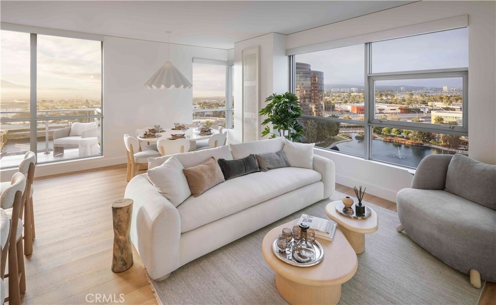 For Sale $931,100 • Co-Listing Agent