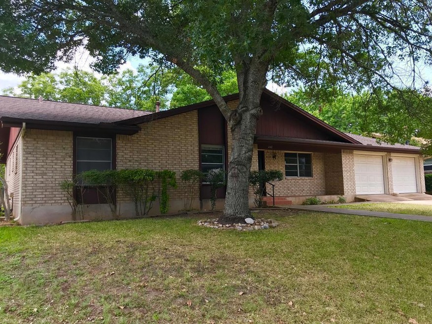 107 Glenmoor Dr, Fredericksburg, TX 78624 - photo 1