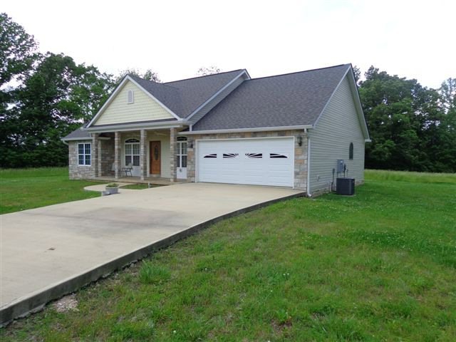 2890 Harvey Bowden Rd, Paris, TN 38242 - photo 1
