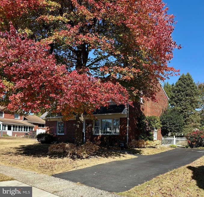 4955 Jefferson Dr, Brookhaven, PA 19015 - photo 1