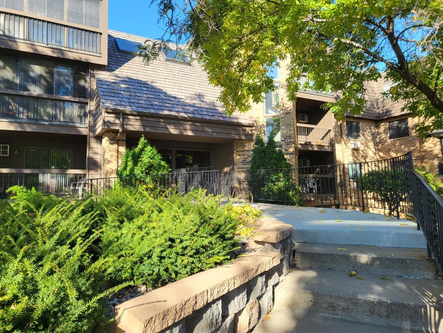 999 41st Ave NE unit 211NE, Columbia Heights, MN 55421 - photo 1