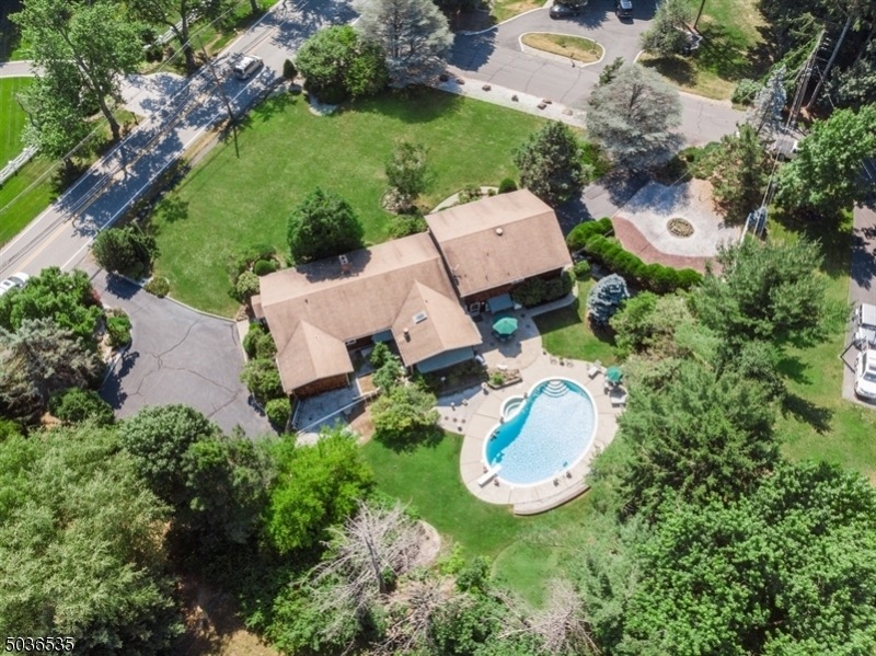 805 Scioto Dr, Franklin Lakes, NJ 07417 - photo 1