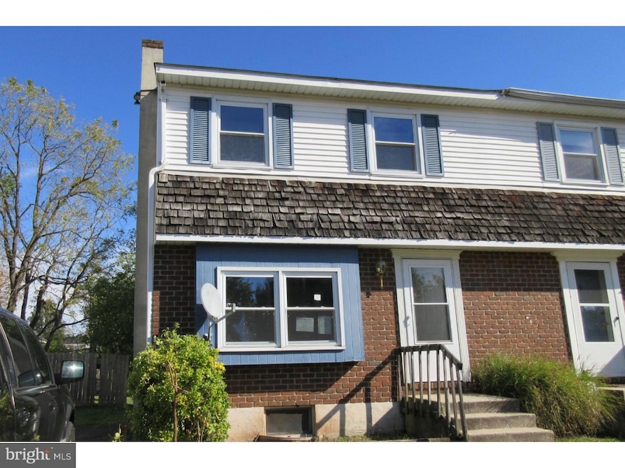 563 School Ln, Spring City, PA 19475 - photo 1