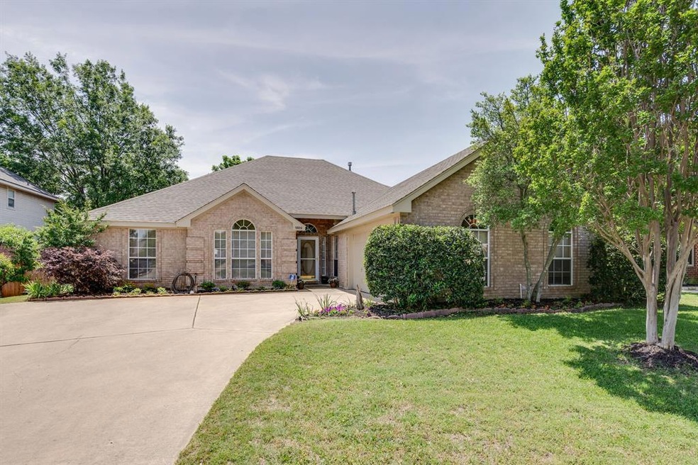 9004 Hialeah Cir S, North Richland Hills, TX 76182 - photo 1