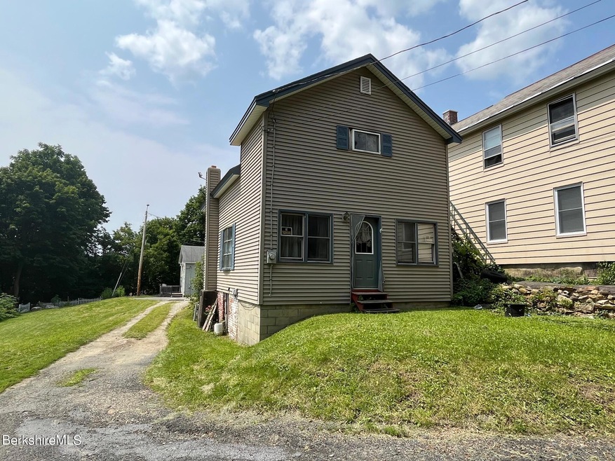 21 Ray St