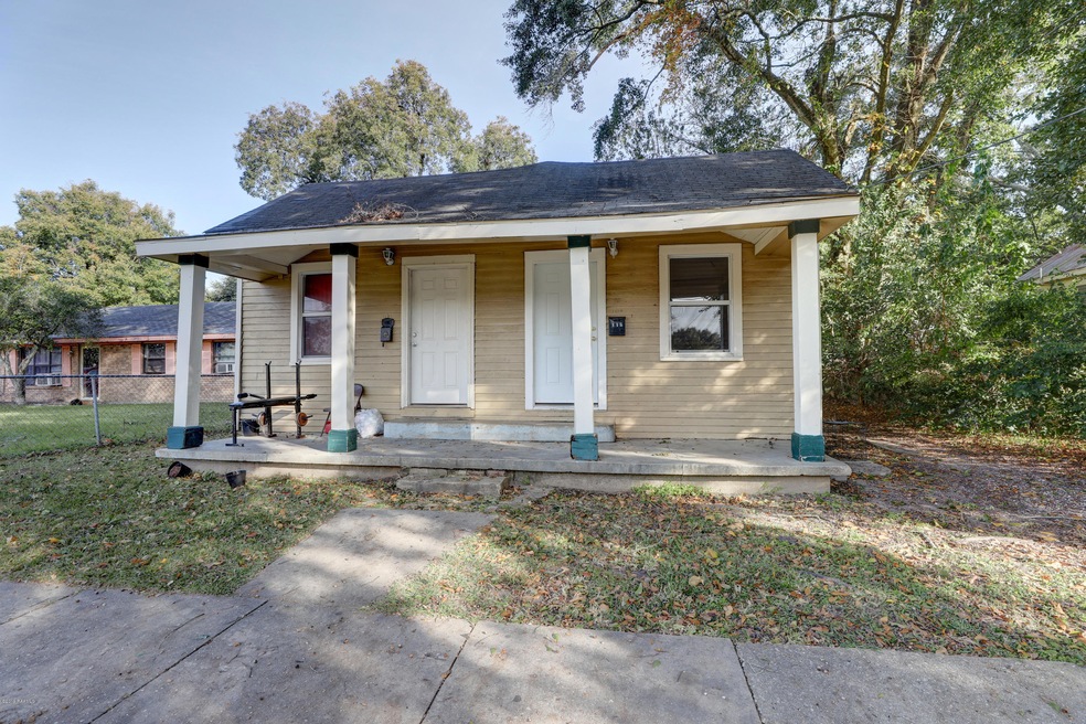 301 Sampson St-3