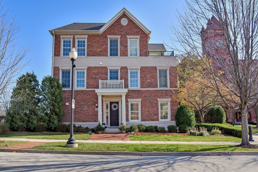 191 Reber St unit 191, Wheaton, IL 60187 - photo 1