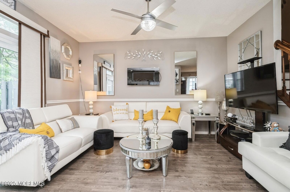 14_84AnnapolisSt_3001_FamilyRoom_Large
