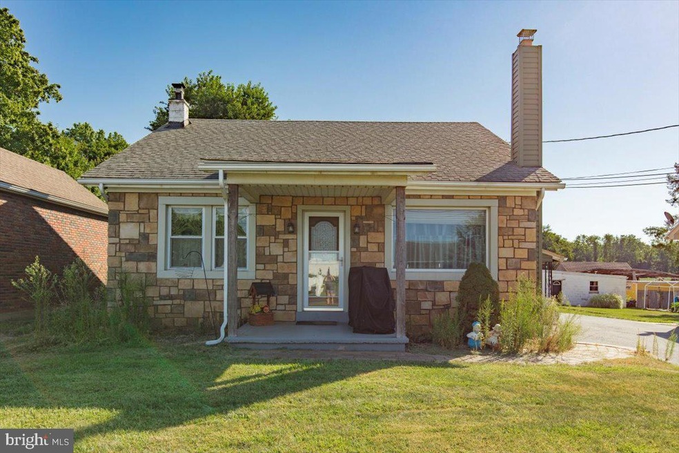 213 N Main St, Alburtis, PA 18011 - photo 1