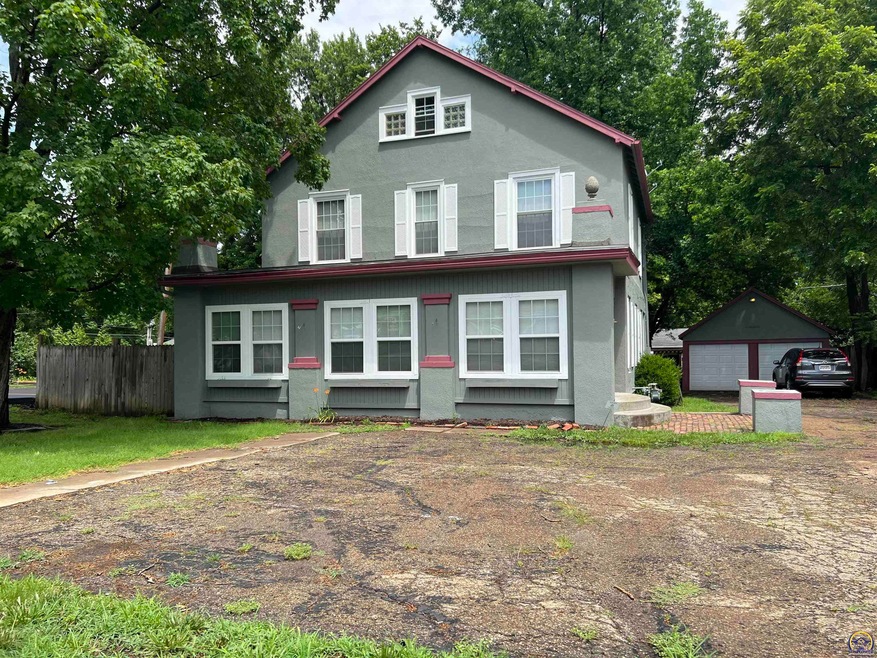 1120 SW Gage Blvd, Topeka, KS 66604 - photo 1