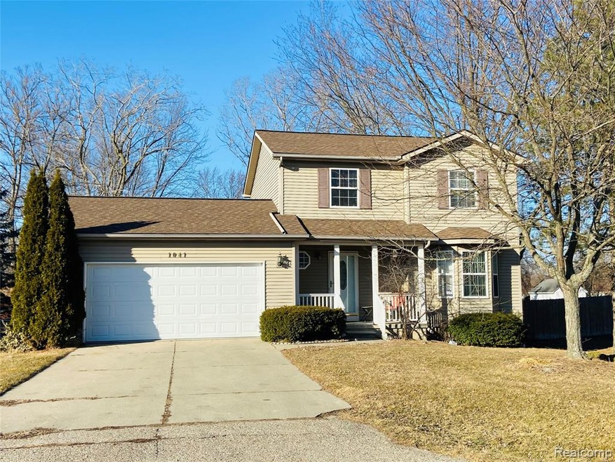 1041 Windsor St, Flint, MI 48507 - photo 1