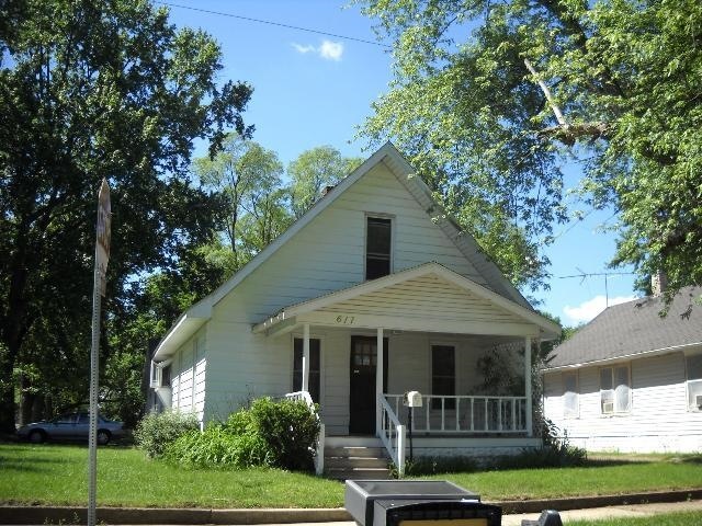 617 E Carlton Ave, Elkhart, IN 46517 - photo 1