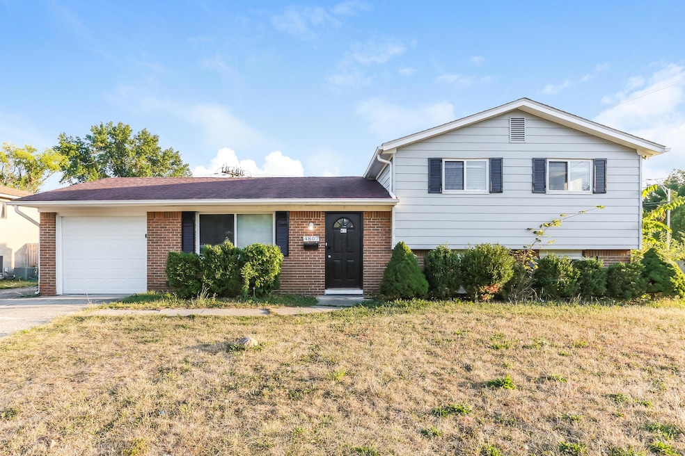 000-photo-front-view-14046371