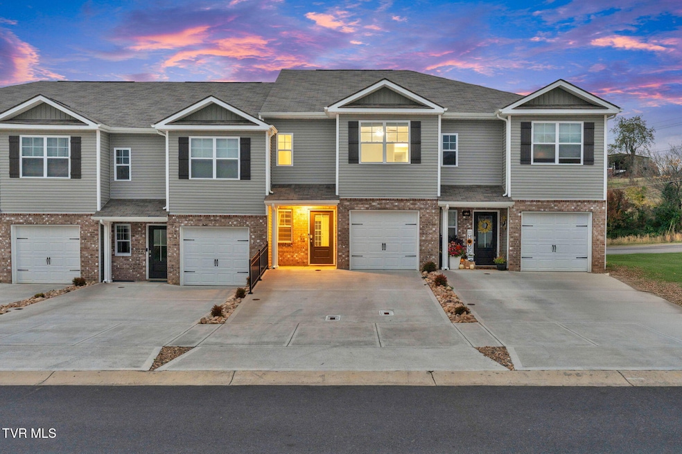 1-web-or-mls-26 Moon Rock-1