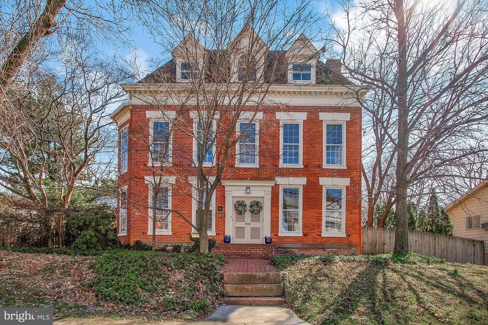 320 W High St, Womelsdorf, PA 19567 - photo 1